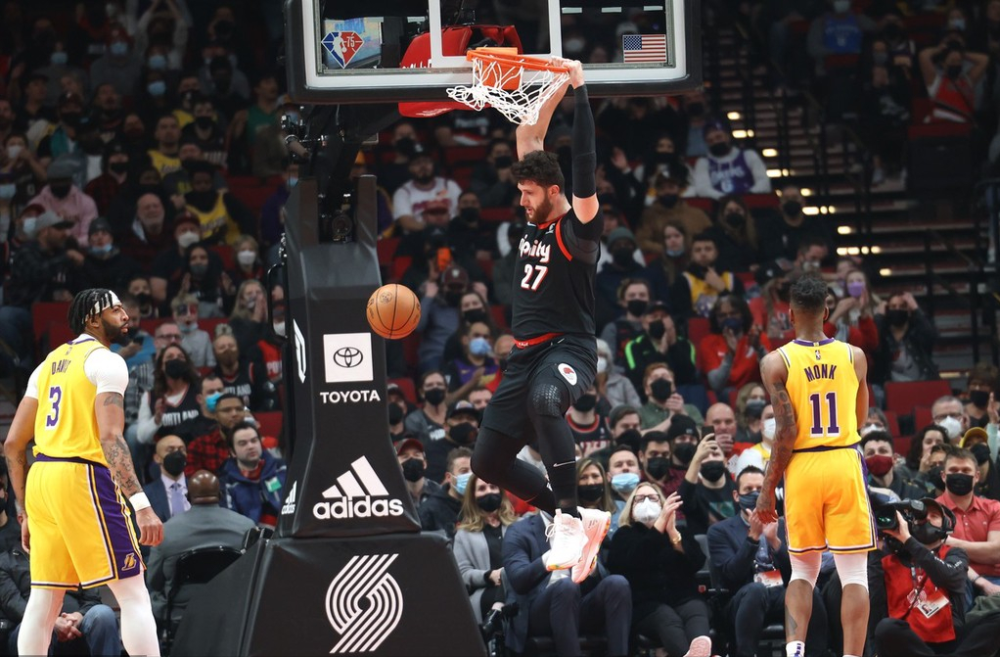  狼队锋无力显现，主场遭碾压痛失三分